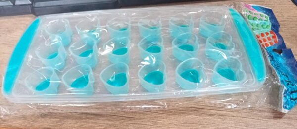 Easy Push Premium POP-UP ice Tray, With Flexible Silicon Bottom and Lid, Heart Shape 18 Cube Trays - Image 8