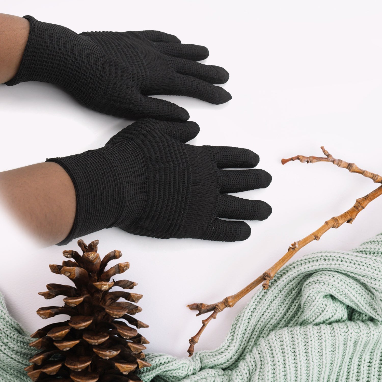 Small Hands, Big Protection: Heat Resistant, Cut-Proof Gloves - Image 3
