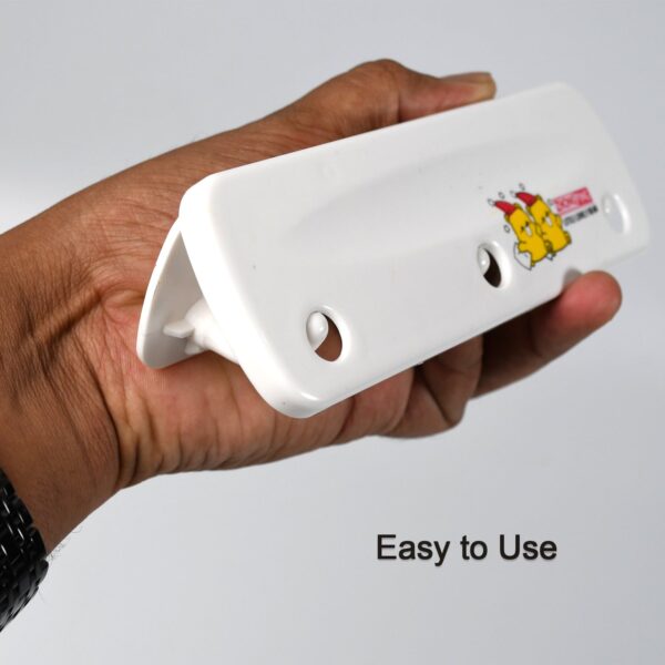 3 Pin Plastic Cloth hanger, Wall Door Hooks Rail for Hanging Clothes. - Image 3