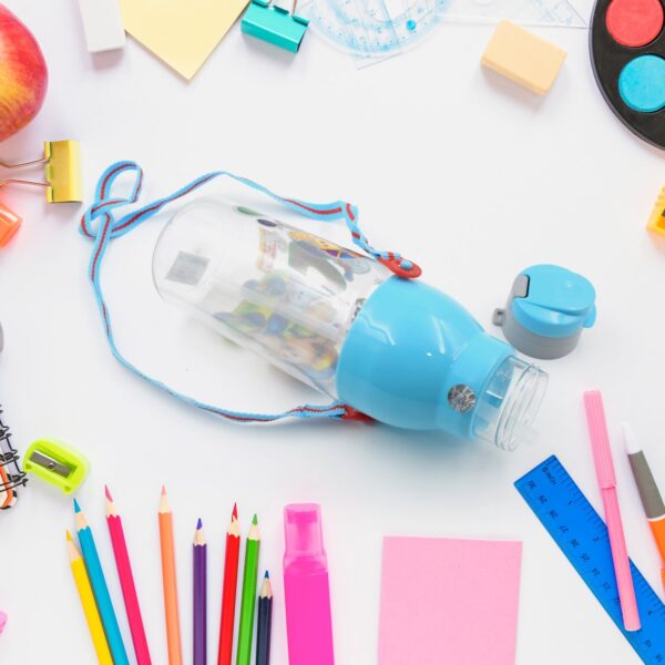 900ml Insulated Water Bottle with Dori & Straw: Leakproof, BPA-Free, Sports Bottle - Image 3