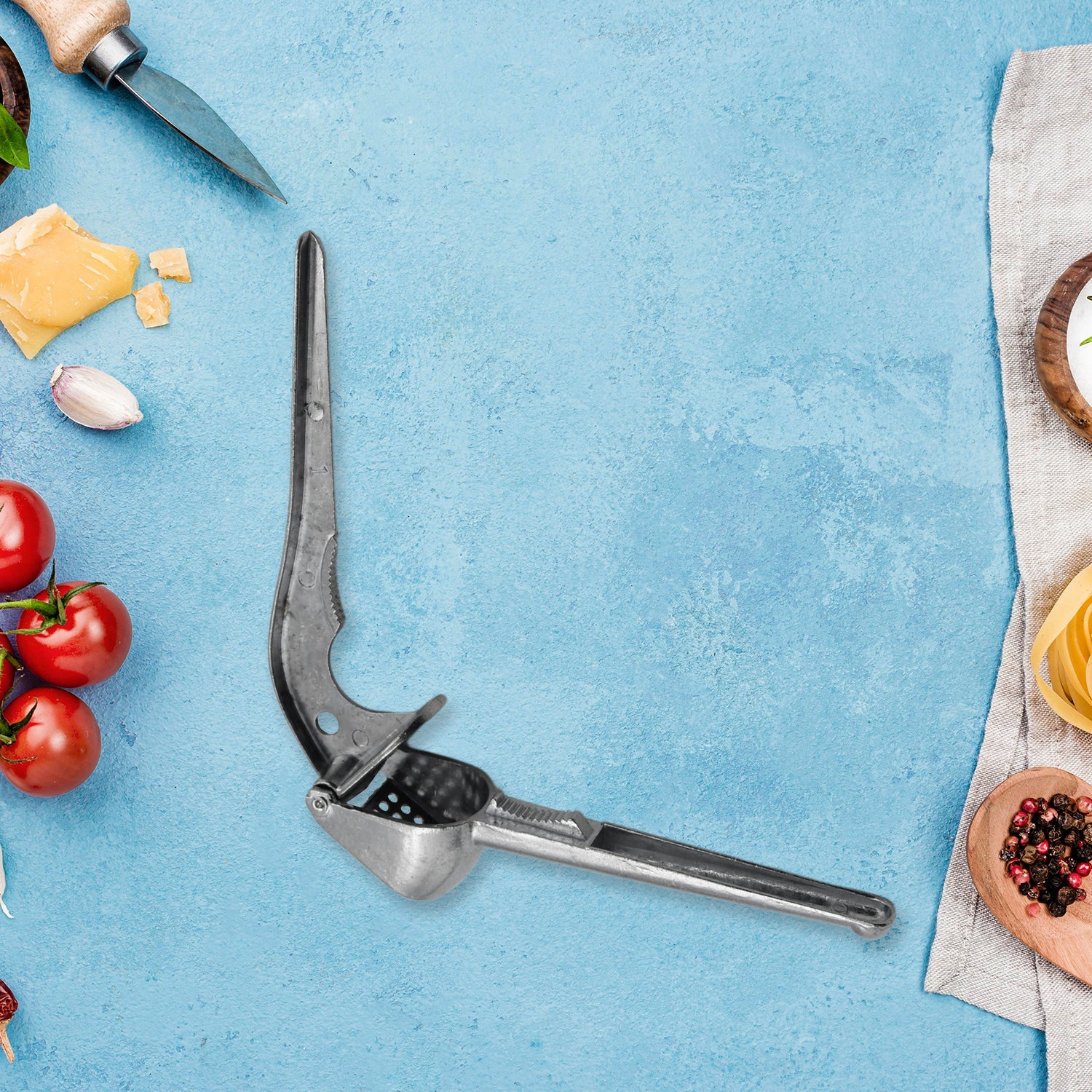 Garlic Press All Aluminum Easy to Use with Light Weight without Difficulty Cooking Baking, Kitchen Tool, Safe - Image 3