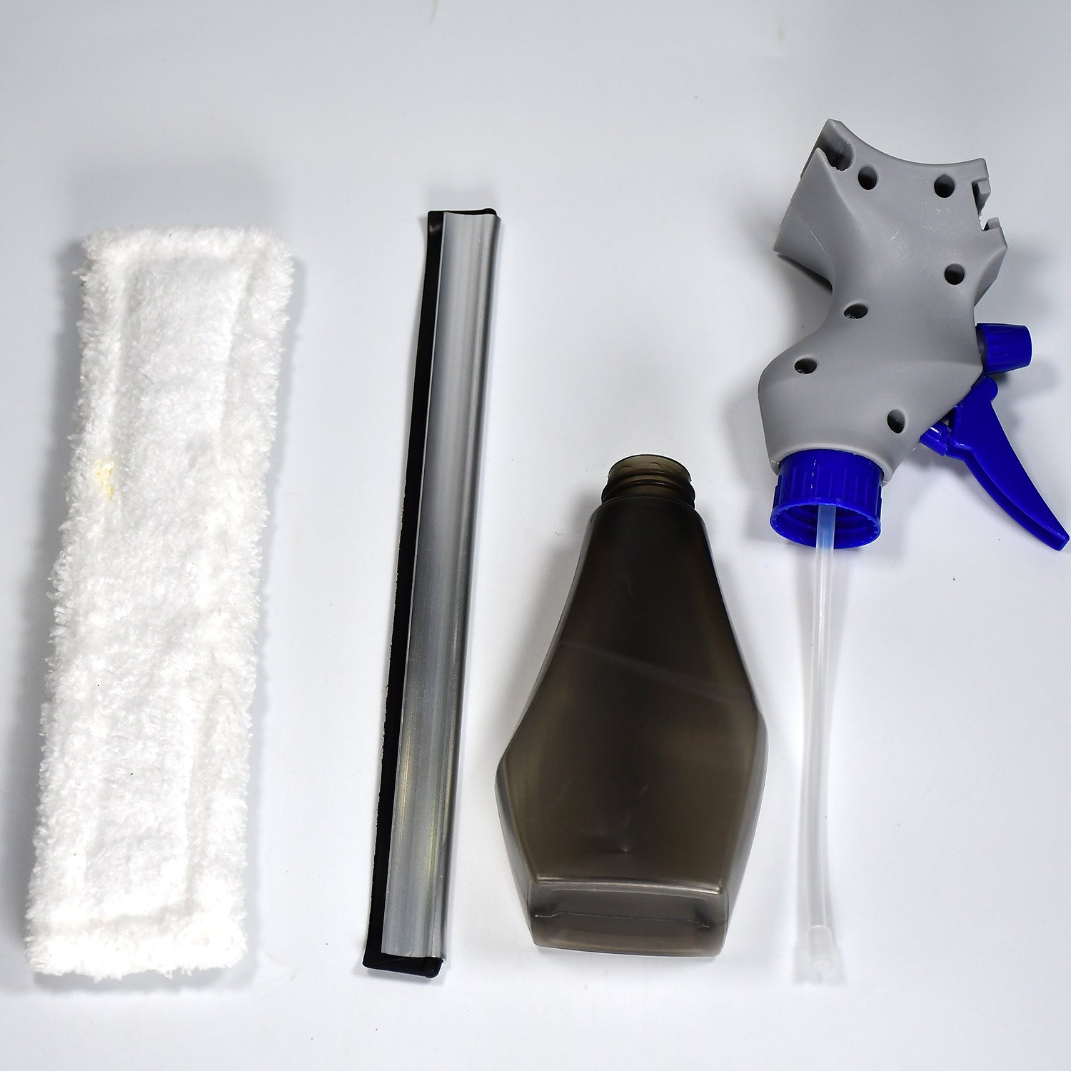 Plastic Easy Glass Cleaner 3 in 1 Spray Type Cleaning Brush, Pack of 1 - Image 4