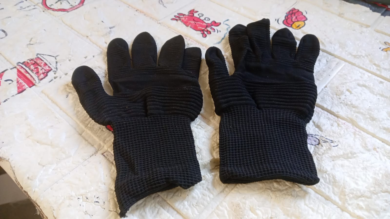Small Hands, Big Protection: Heat Resistant, Cut-Proof Gloves - Image 7