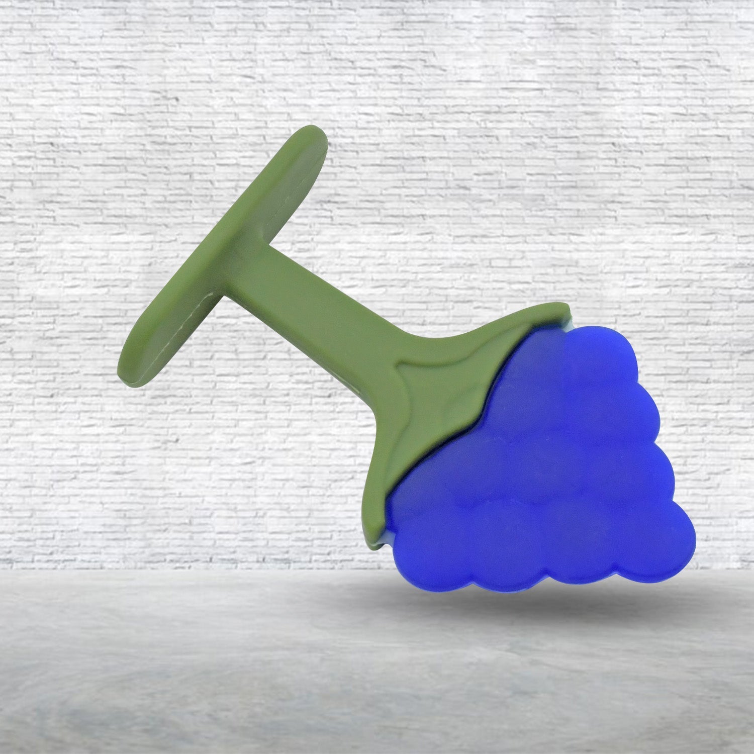 Soothe Baby's Gums: Safe & Fun Silicone Teether for Toddlers (3+ Months) - Image 4