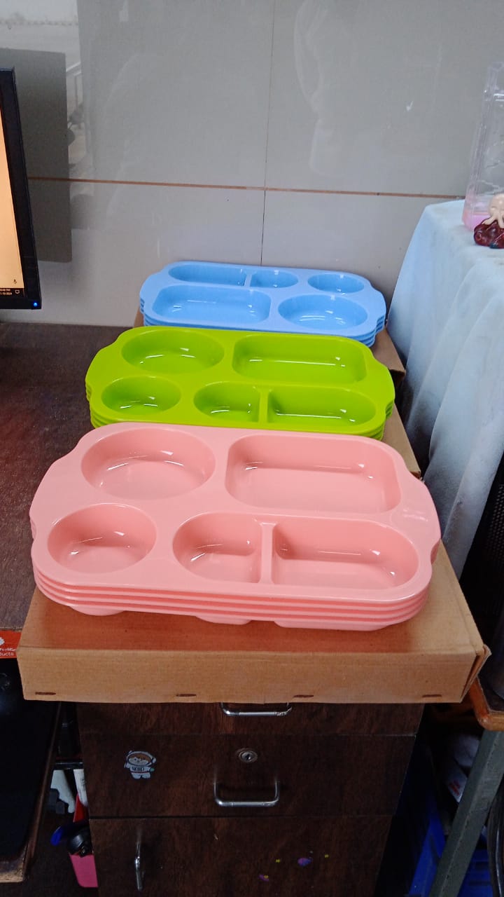 Unbreakable Plastic Food Plates / Biodegradable 5 Compartment Square Plate for Food - Image 11