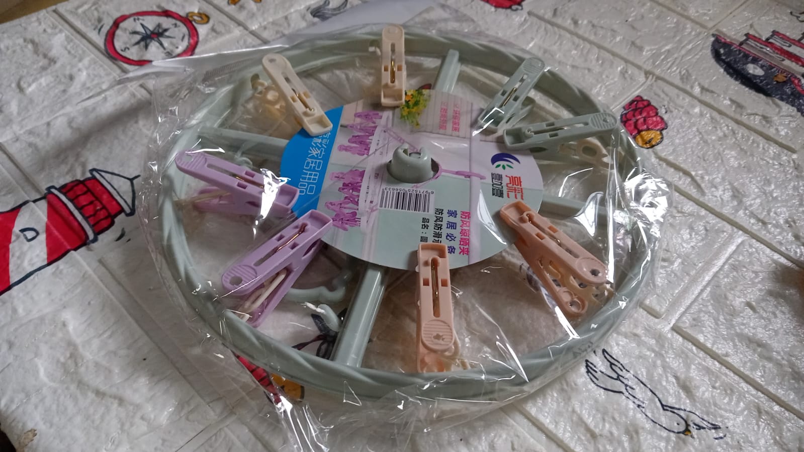 Clothespin Rack Laundry Drying Rack, Clothes Hangers with 8 Clips, Clip Hanger Drip Hanger for Drying Underwear, Baby Clothes, Socks, Bras, Towel, Cloth Diapers, Gloves - Image 7