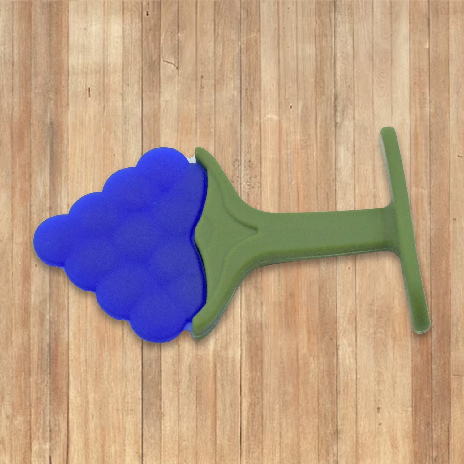 Soothe Baby's Gums: Safe & Fun Silicone Teether for Toddlers (3+ Months) - Image 3