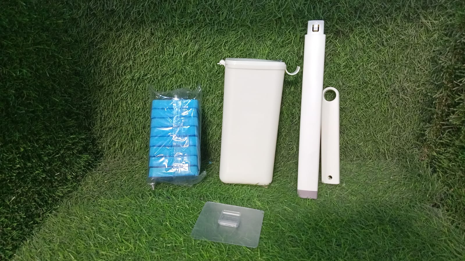 Toilet Brush Wand, Toilet Brush Kit with 8 Count Disposable Toilet Refills Heads - Image 5