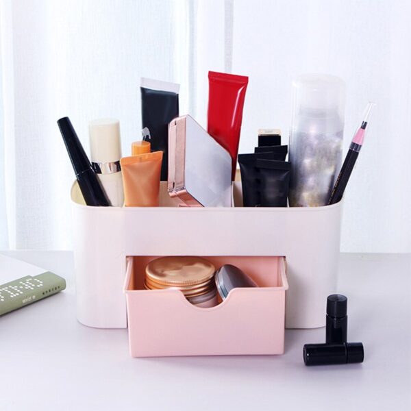 Makeup Cutlery Box Used for storing makeup equipments and kits used by womens and ladies. - Image 7
