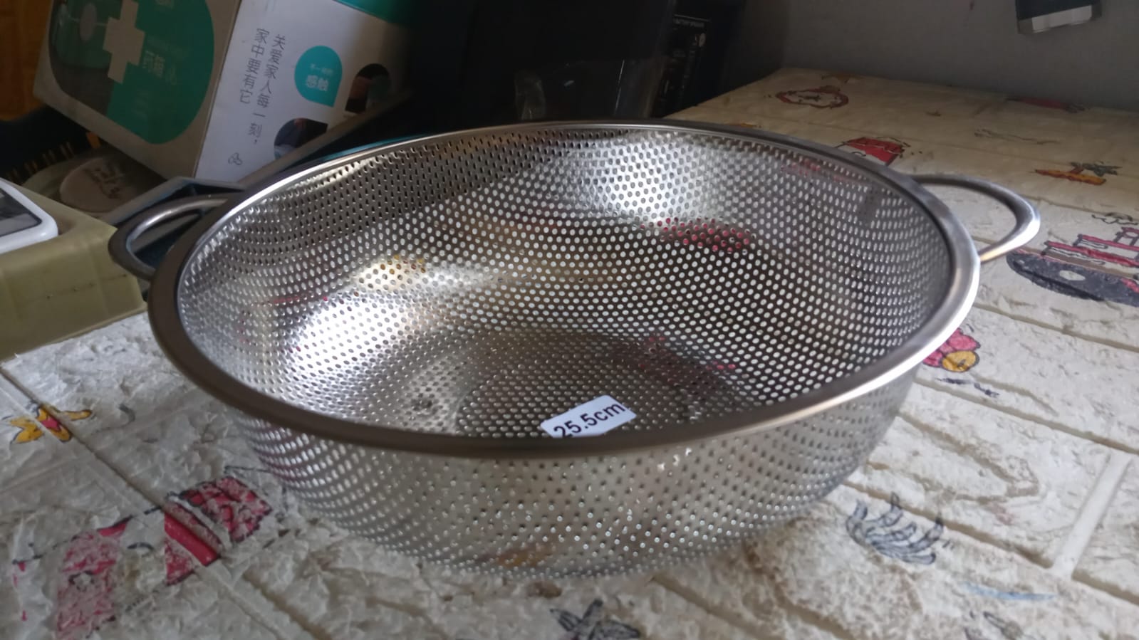 Stainless Steel Colander with Handle, Large Metal Mesh Basket Strainer for Pasta, Spaghetti, Berry, Veggies, Fruits, Kitchen Food Colander, Safe (1 pc / 25.5 cm) - Image 7