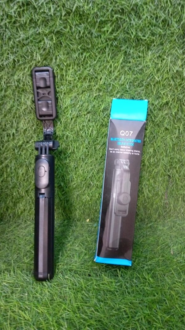 Bluetooth Selfie Stick, Portable Phone Tripod Stand for Mobile - Image 8