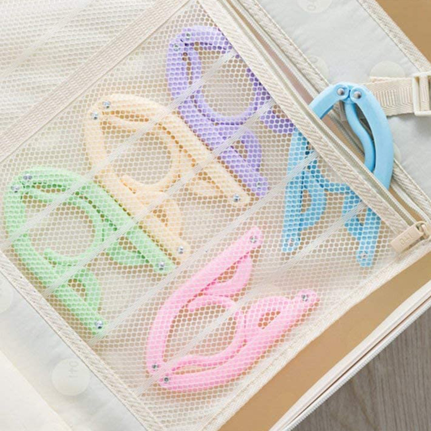 Travel Hangers Portable Folding Clothes Hangers (1 Pc Small) - Image 5